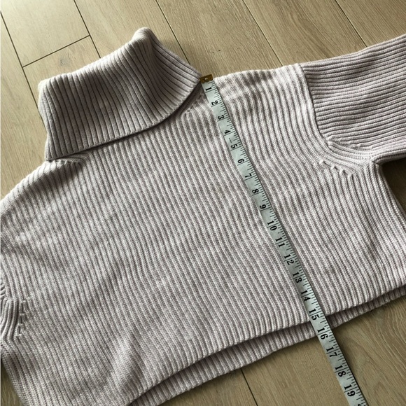 Aritzia Babaton Guell Sweater Merino Wool Ribbed Crop in Iced Lavender Size S - Picture 6 of 11
